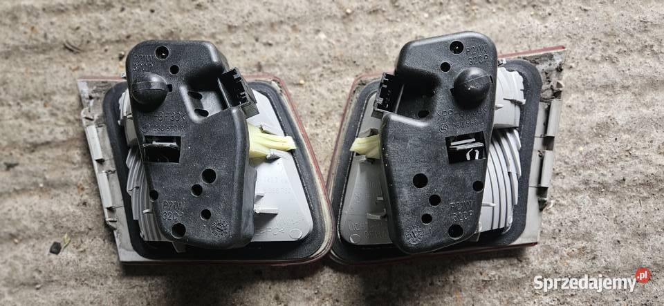 Tylne lampy w klapę BMW E46 Touring Wykroty sprzedam