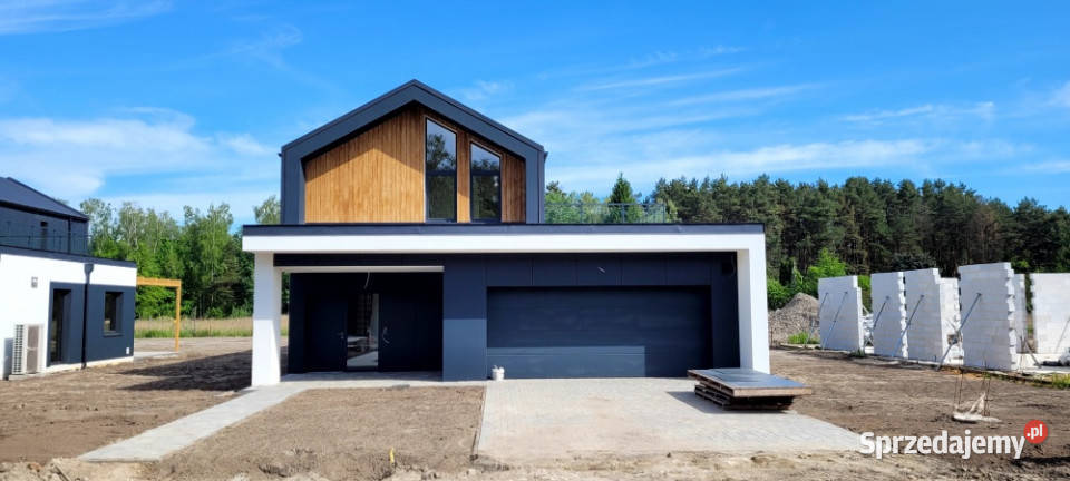 OSTATNI Dom wolnostojący widok na las 980m2 blacha Nadarzyn