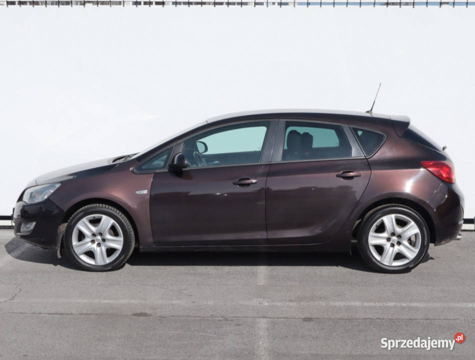 Opel Astra 14 T podgrzewane fotele Astra Lublin