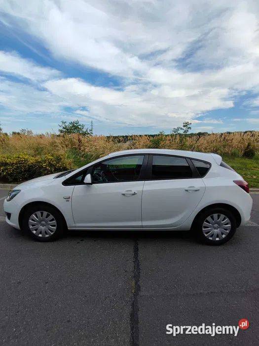 Opel Astra J 2014 14T 140 170 pdc tempomat Rok produkcji 2014 Jarocin sprzedam