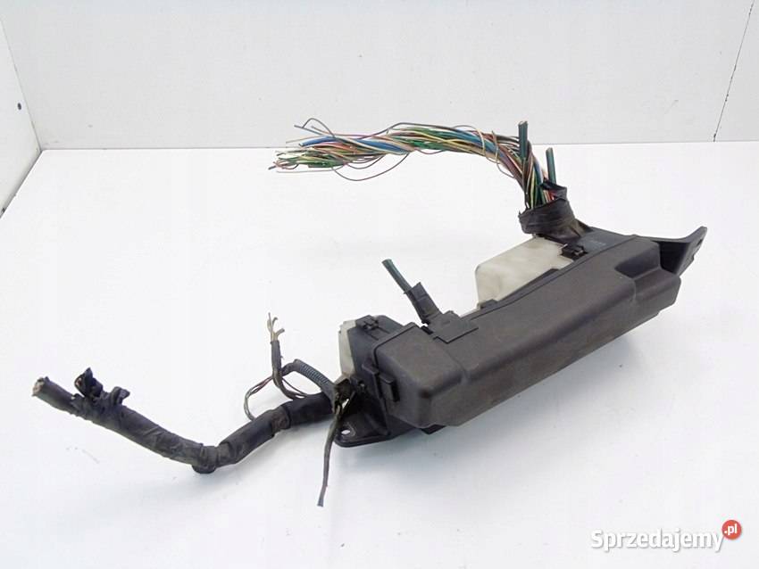 SKRZYNKA BEZPIECZNIKÓW TOYOTA AVENSIS T25 03 20 śląskie Sosnowiec