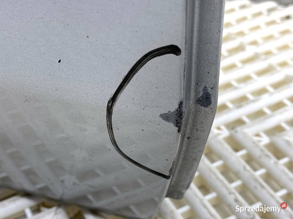 DRZWI PRAWY TYŁ TOYOTA YARIS II Hatchback 0514