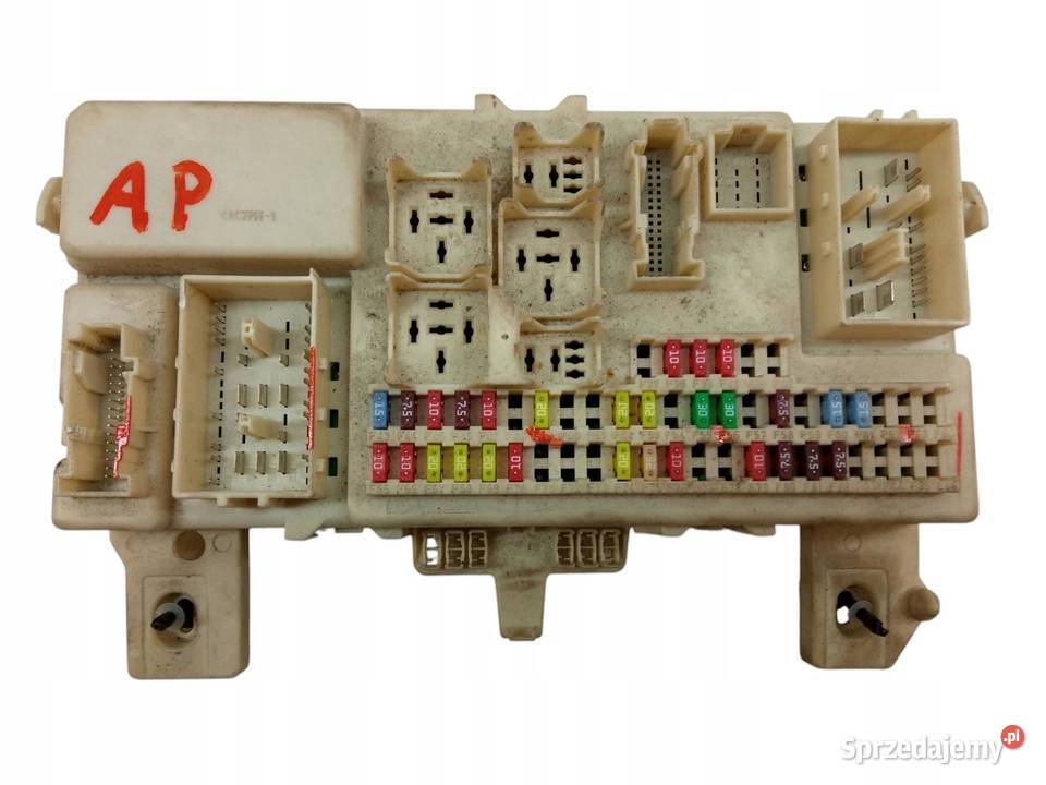 SKRZYNKA BEZPIECZNIKÓW BS4J66730D16 B BK Mazda 3 świętokrzyskie