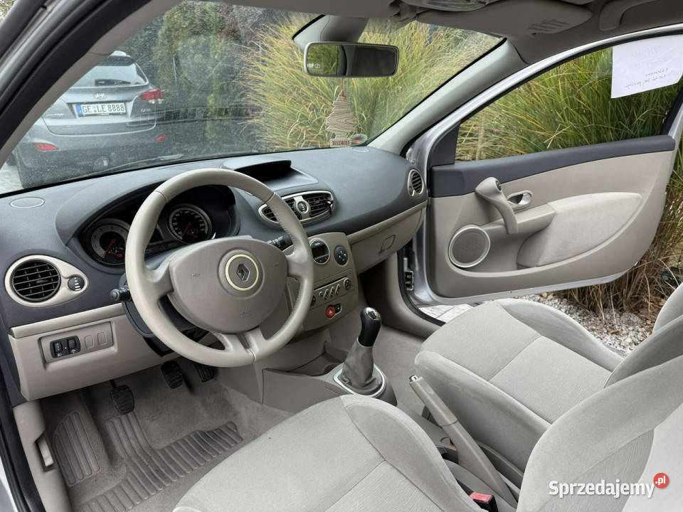 Renault Clio BEZWYPADKOWE Niski oryginalny lakier metallic Poznań
