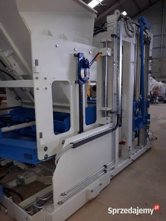 SUMAB E12 Mobilna wibroprasa do produkcji bloków