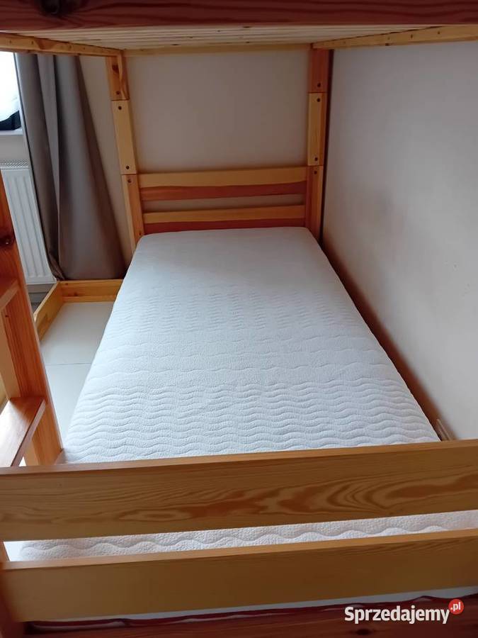 Łóżko piętrowe z litego drewna 2 materace Łóżka Szubin