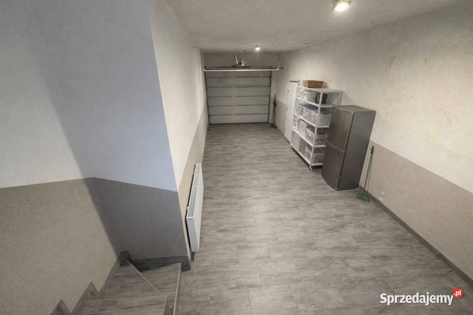 Dwa domy na jednej posesji Liczba pokoi 5 Komorów sprzedam