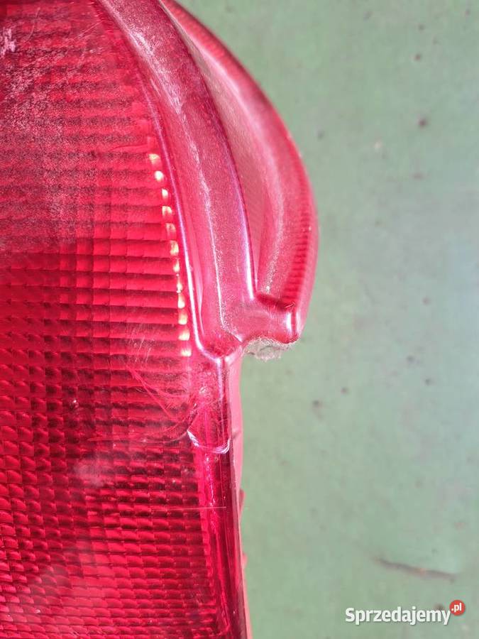Lampy tył lewa i prawa Toyota Avensis T22 Mielec sprzedam
