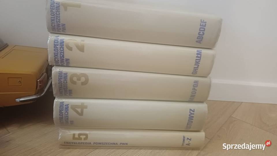 ENCYKLOPEDIA POWSZECHNA PWN TOMY IIV 14 twarda Sierpc