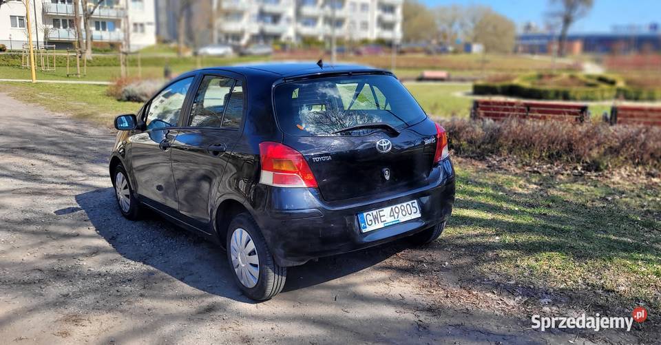 Toyota Yaris II 10 VVTi 2010r salon manualna pomorskie Tczew