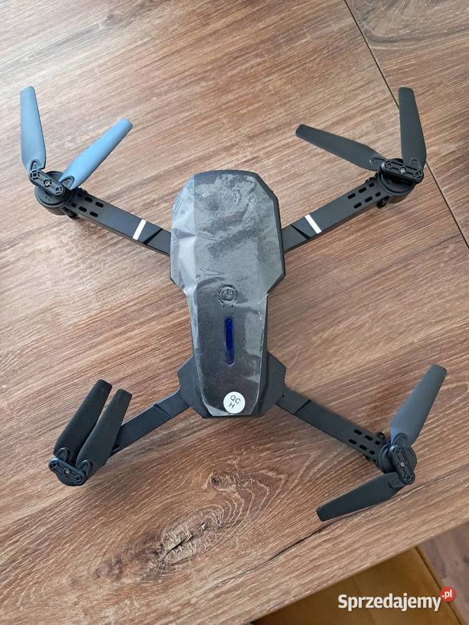 dron E88 kilka razy polatałem ale to chyba nie świętokrzyskie Sandomierz