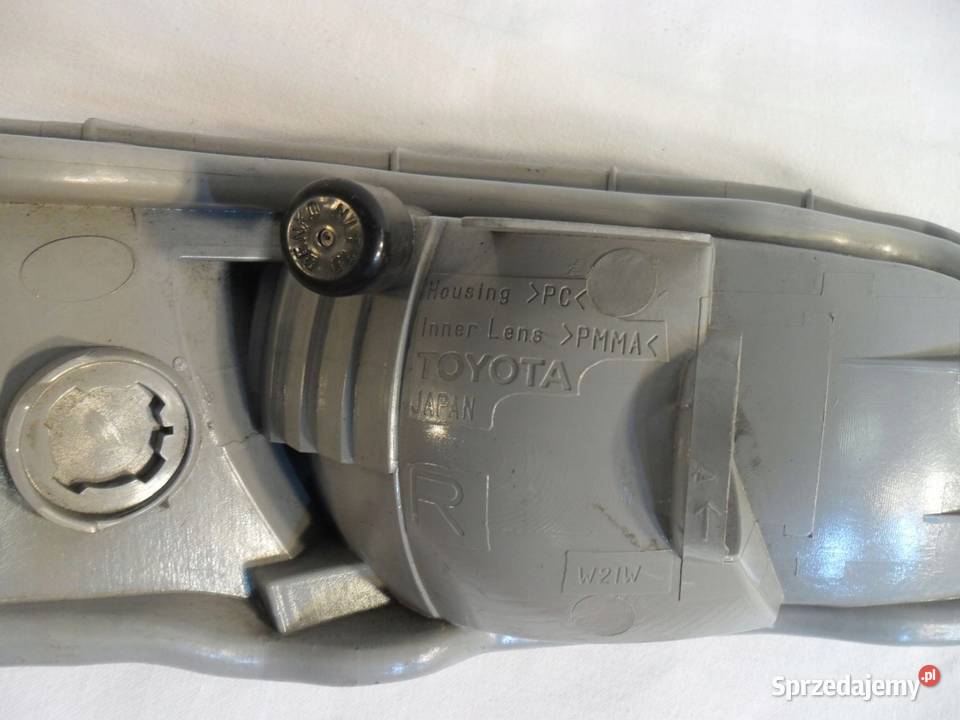 Toyota Corolla E10 kierunkowskaz migacz przedni Nowy Tomyśl