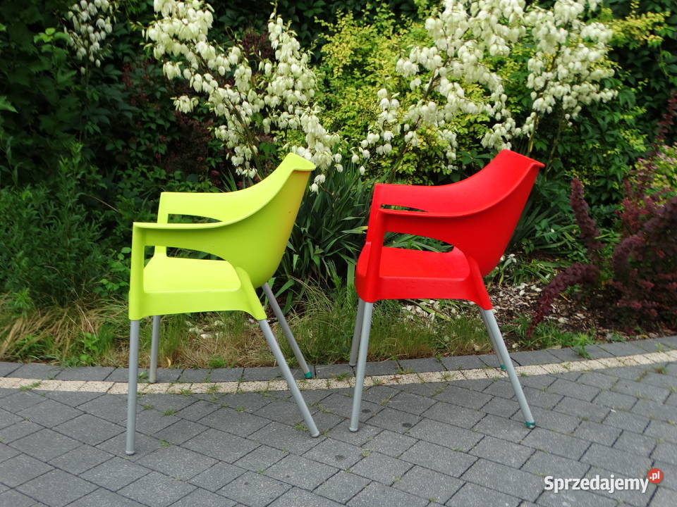 Dwa Hiszpańskie krzesła z tworzywa sztucznego Biłgoraj