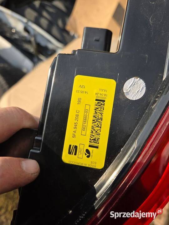 Lampa prawa prawy tył tylna Seat Leon IV