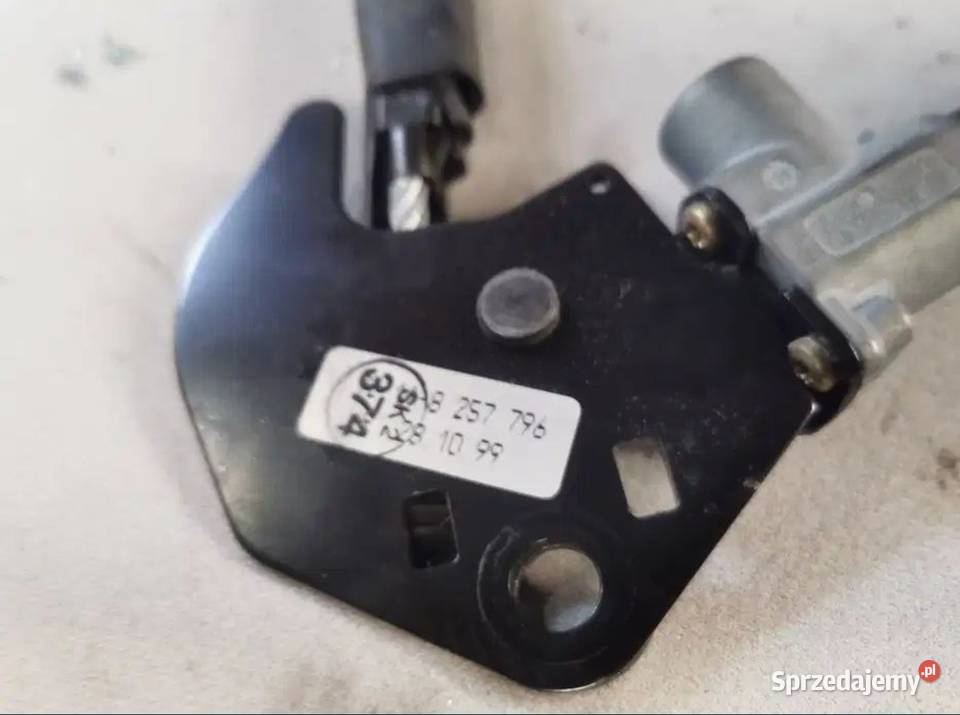 Napinacz pasa bezpieczeństwa prawy pasażera BMW Żory