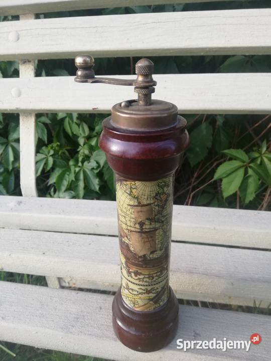 młynek drewniany pokrętło metalowe Koluszki sprzedam