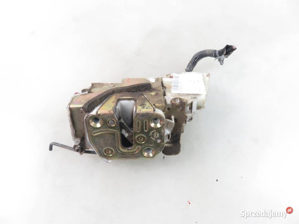 ZAMEK LEWY PRZEDNI NISSAN NAVARA D22 805525P013 małopolskie