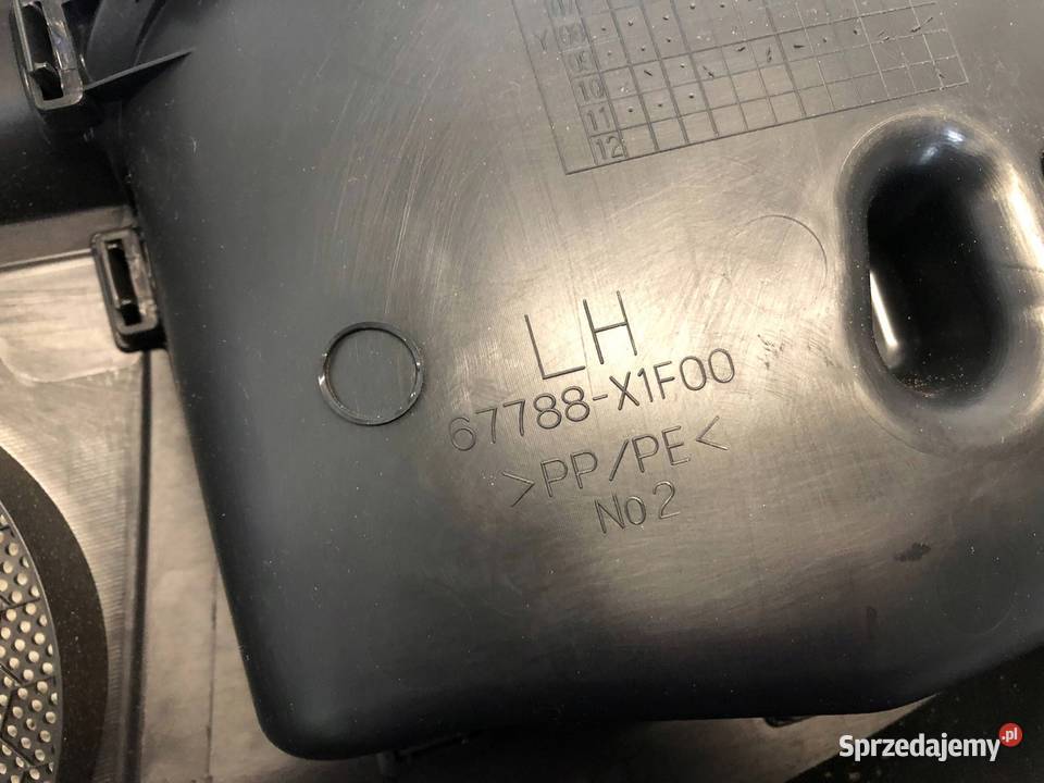 Toyota Auris I E15 Lift 12r Boczek tapicerka świętokrzyskie Skarżysko-Kamienna