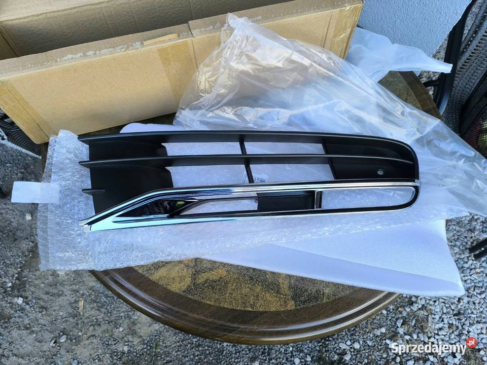 NOWA prawa kratka zderzaka Volkswagen Phaeton