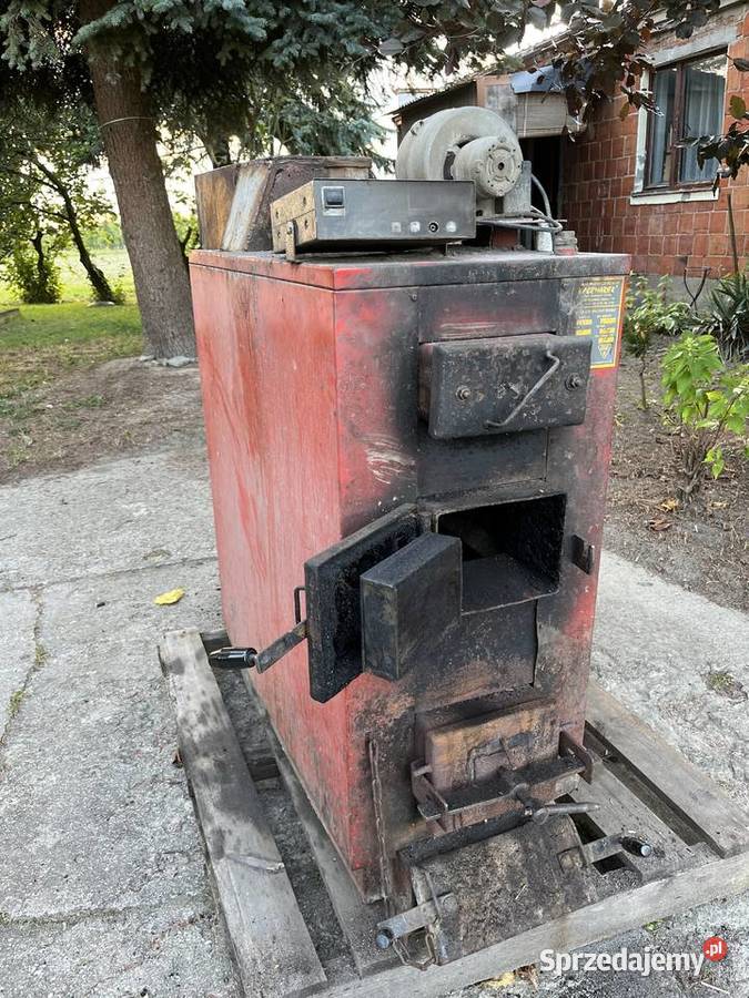 Piec na węgiel i drzewo Grójec