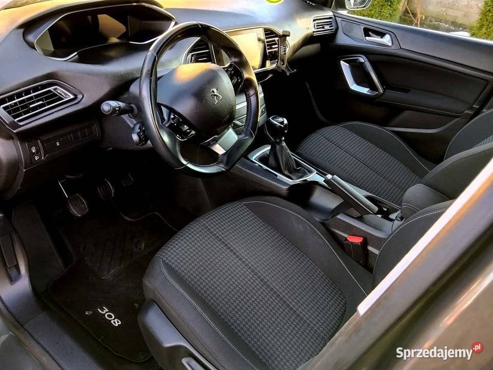 Peugeot 308 2020r przebieg 24 308 Ćmielów