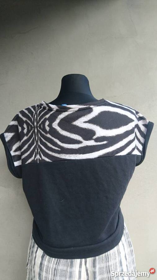 Bluzka crop top 34 adidas one size Inny materiał Zembrzyce sprzedam