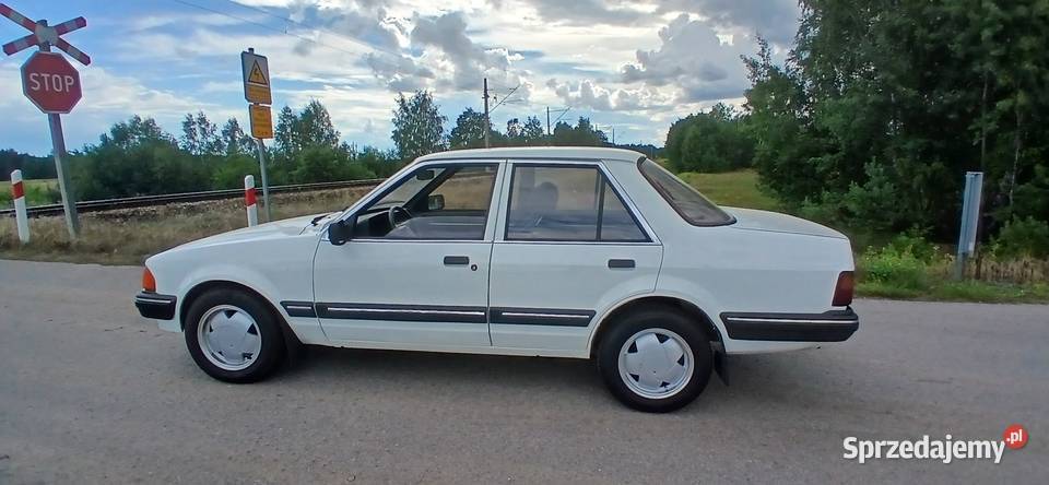 Ford Orion 1985 zabytkowy żółte tablice manualna Łochów