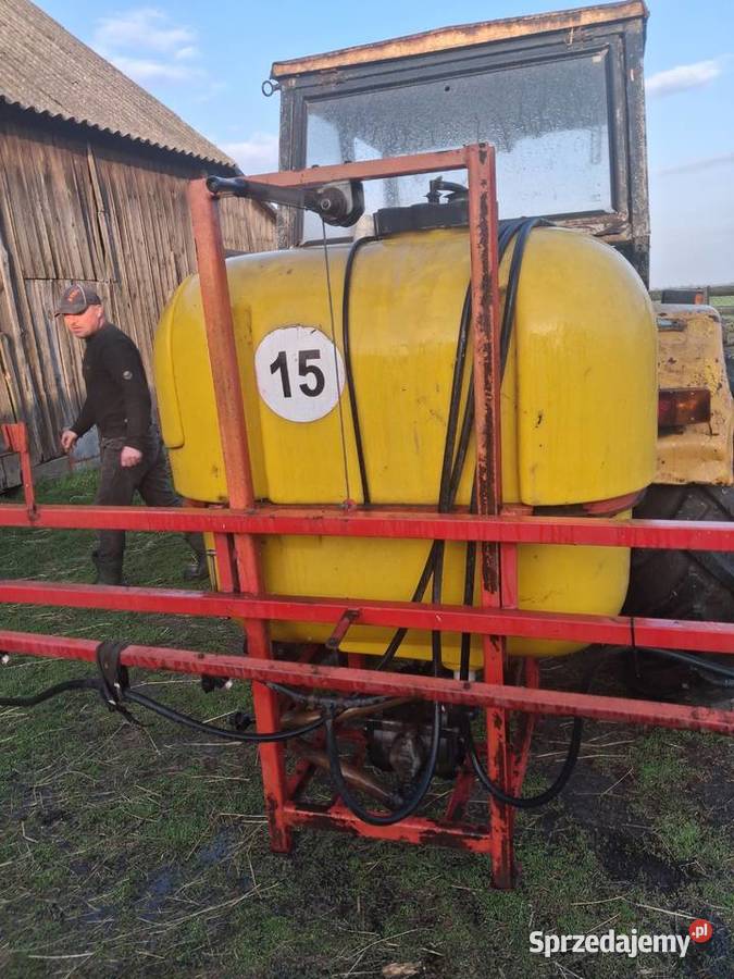 Opryskiwacz zawieszany Rossoszyca