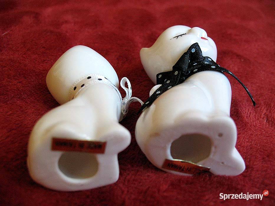 Kot dwa małe kotki z kokardą porcelana 6 x 4 x 3 Siedlce sprzedam
