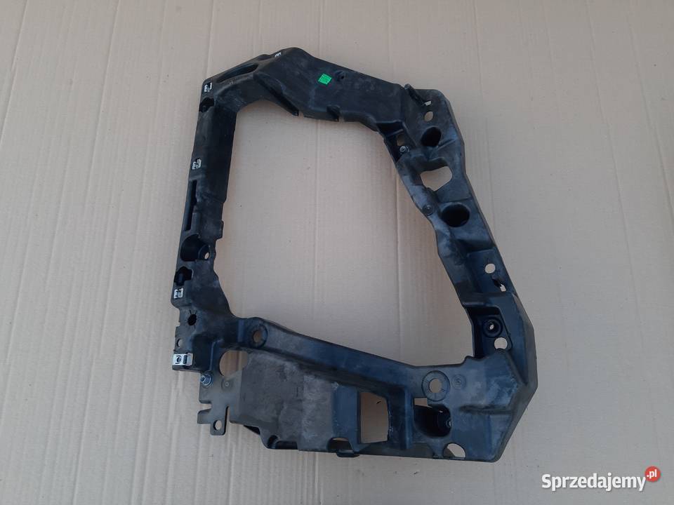 VOLVO FMX FM5 OKULAR RAMKA HALOGEN PRAWY Zderzaki Trzciel