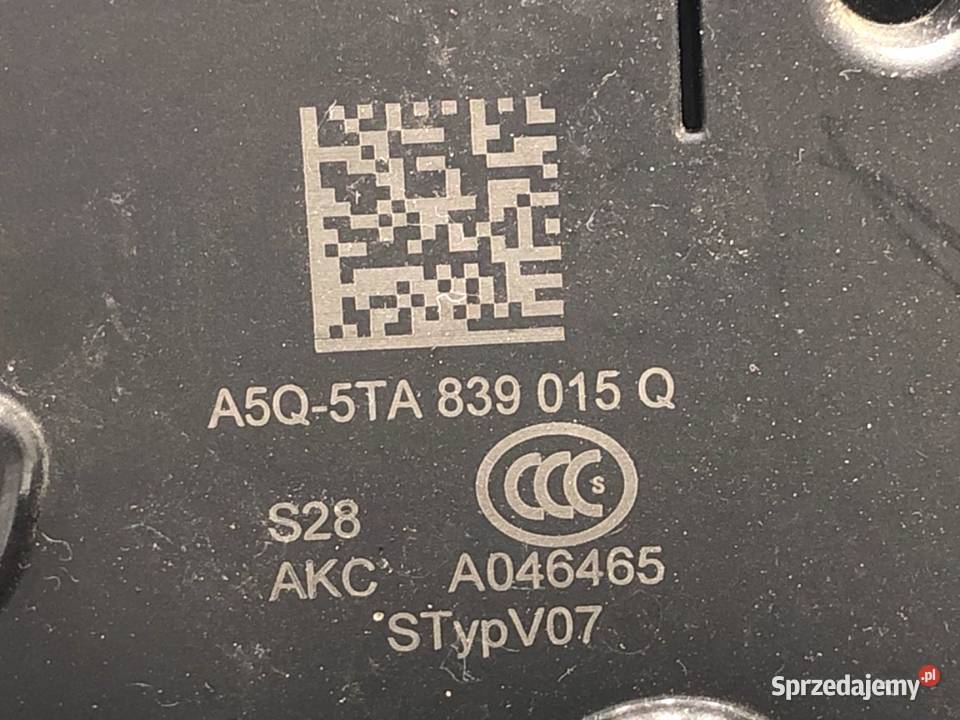 ZAMEK DRZWI LEWY TYŁ VW GOLF VIII Hatchback sprzedam