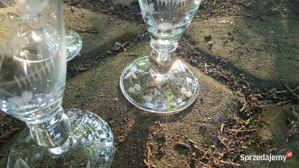 Cztery kielichy szklanki do wody soku Myszków