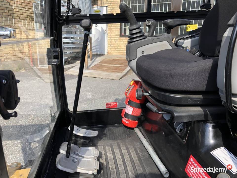 minikoparka 2018 Caterpillar 3017D Opole