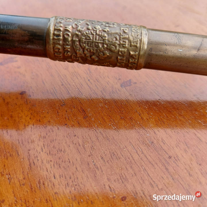 OWALNY STÓŁ MIĘDZYWOJENNY