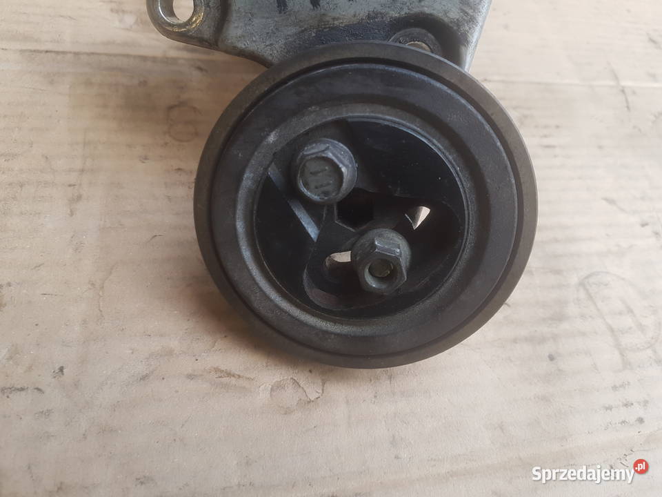 Suzuki Liana podstawa łapa kompresora Legnica