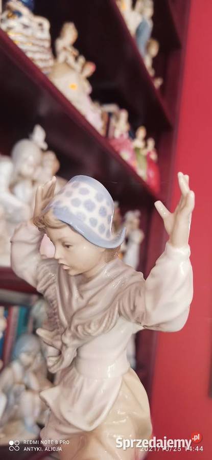 Figurka dziewczyny z kapeluszem Zapfir Made in Gdańsk