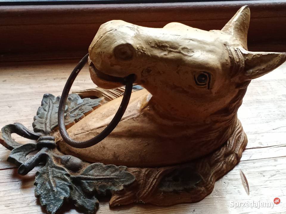 Żeliwne głowy konia