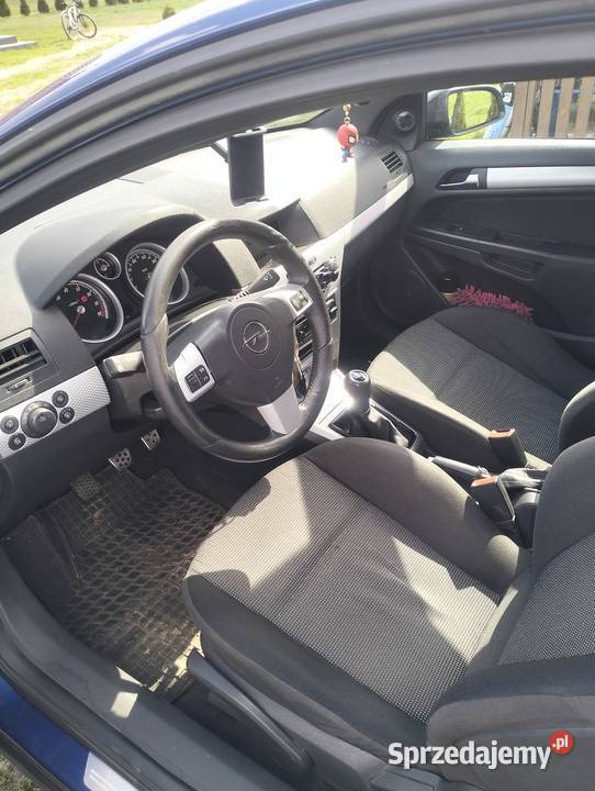 Opel Astra H GTC 18 125 Rozogi