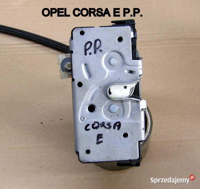 ZAMEK DRZWI PRZEDNI PRAWY OPEL CORSA E 13431840 Rok produkcji 2016 Mysłaków sprzedam
