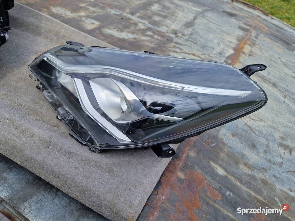 Toyota Yaris III lift soczewka LED ORG KPL EU lewe Lampy przednie Mielec