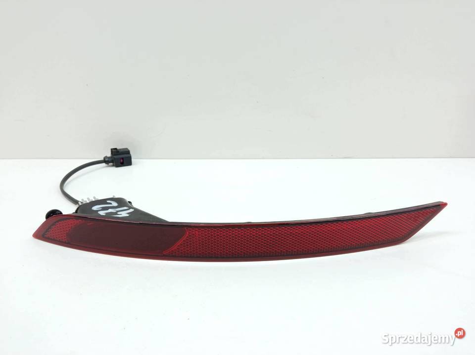 LAMPA TYŁ ODBLASK LEWY TYŁ LIFT 57A945701B Skoda