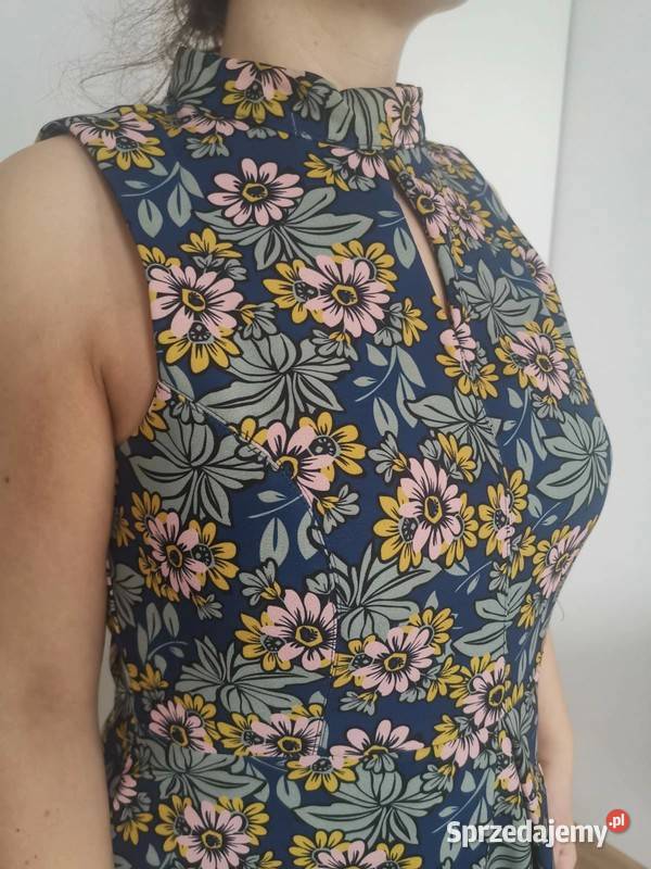 Elegancka rozkloszowana sukienka w kwiaty floral Kraków