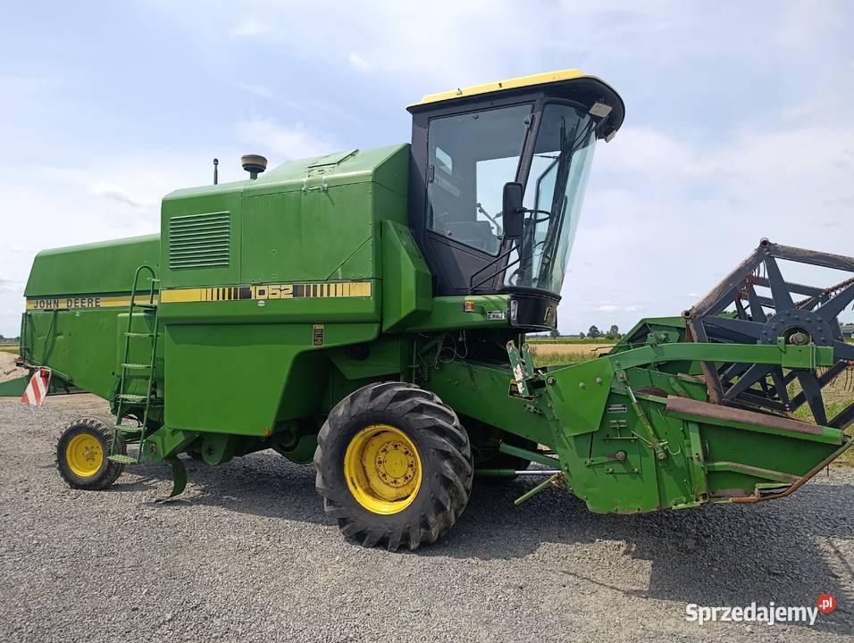 Kombajn zbożowy John Deere 1052 Rawica Nowa