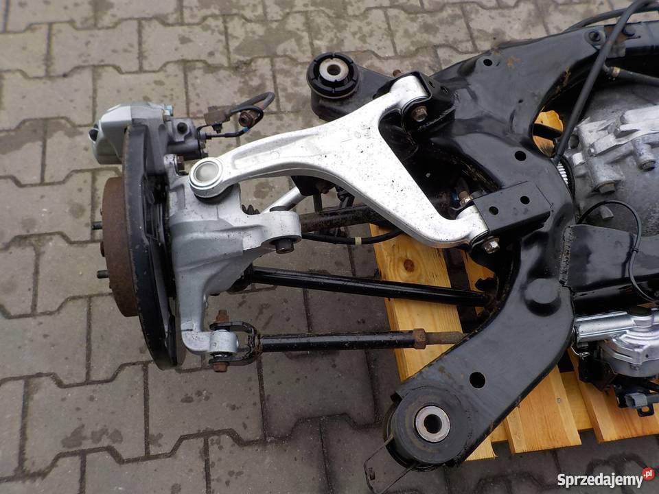 ZWROTNICA LEWA TYŁ INFINITI Q70 S wielkopolskie Nowy Tomyśl