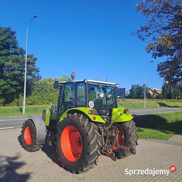 ciągnik Claas Axos 330 Różyny