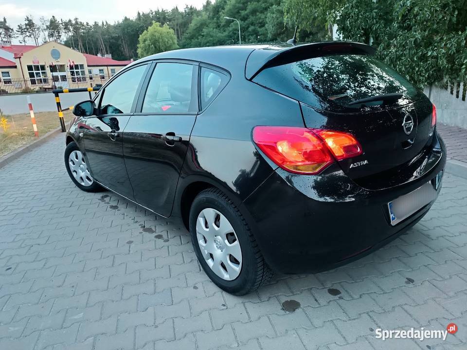 Opel Astra J 17 CDTi 110 2011 1 właściciel Goszczyn