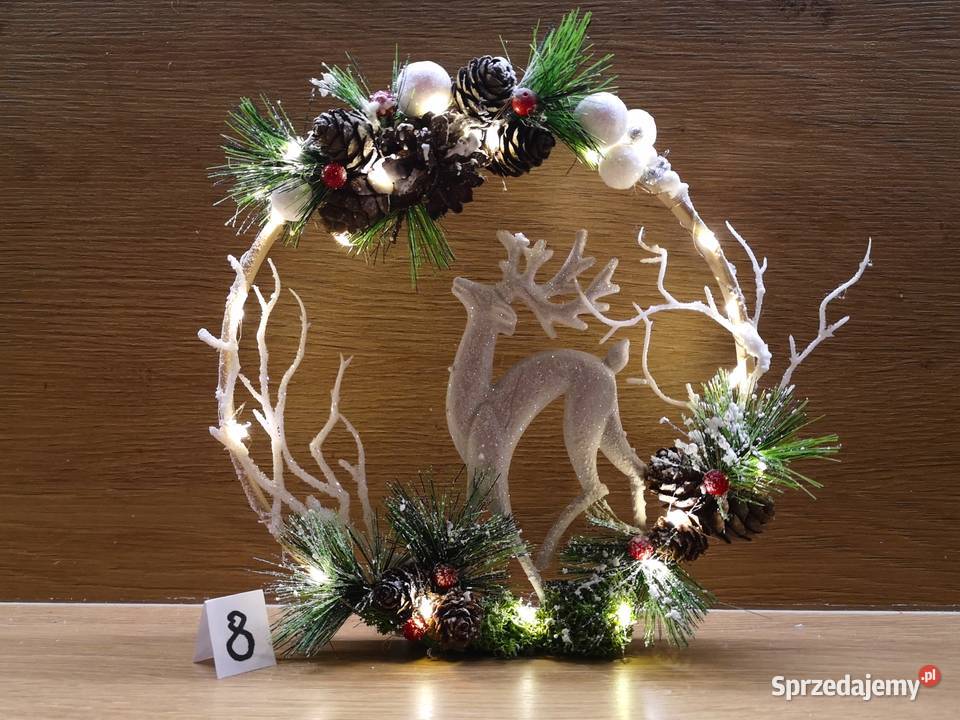 Stroik świąteczny na drewnianej obręczy LED Kielce
