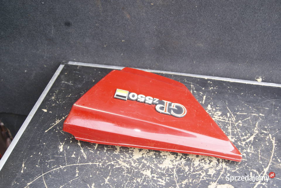 KAWASAKI GPZ 550 GPZ550 BOCZEK POKRYWA EMBLEMAT Rybnik