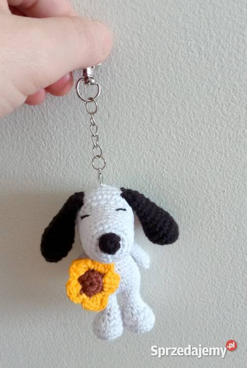 Piesek Snoopy wykonany na szydełku Łask