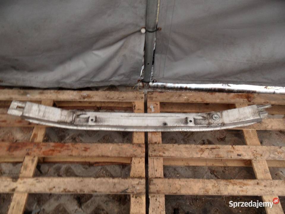 BMW F31 18 D 12r belka zderzaka przód